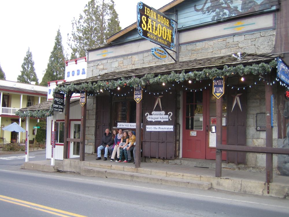 The saloon in Groveland