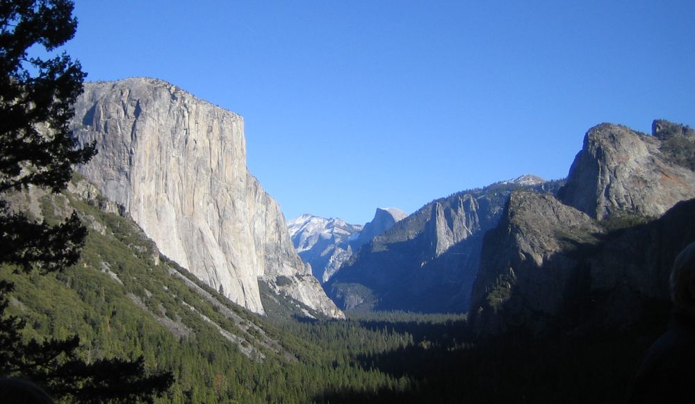 A view into the Yosemite Valley